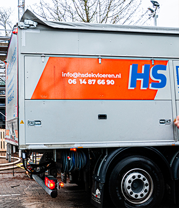 HS Dekvloeren egaline expert aan het werk